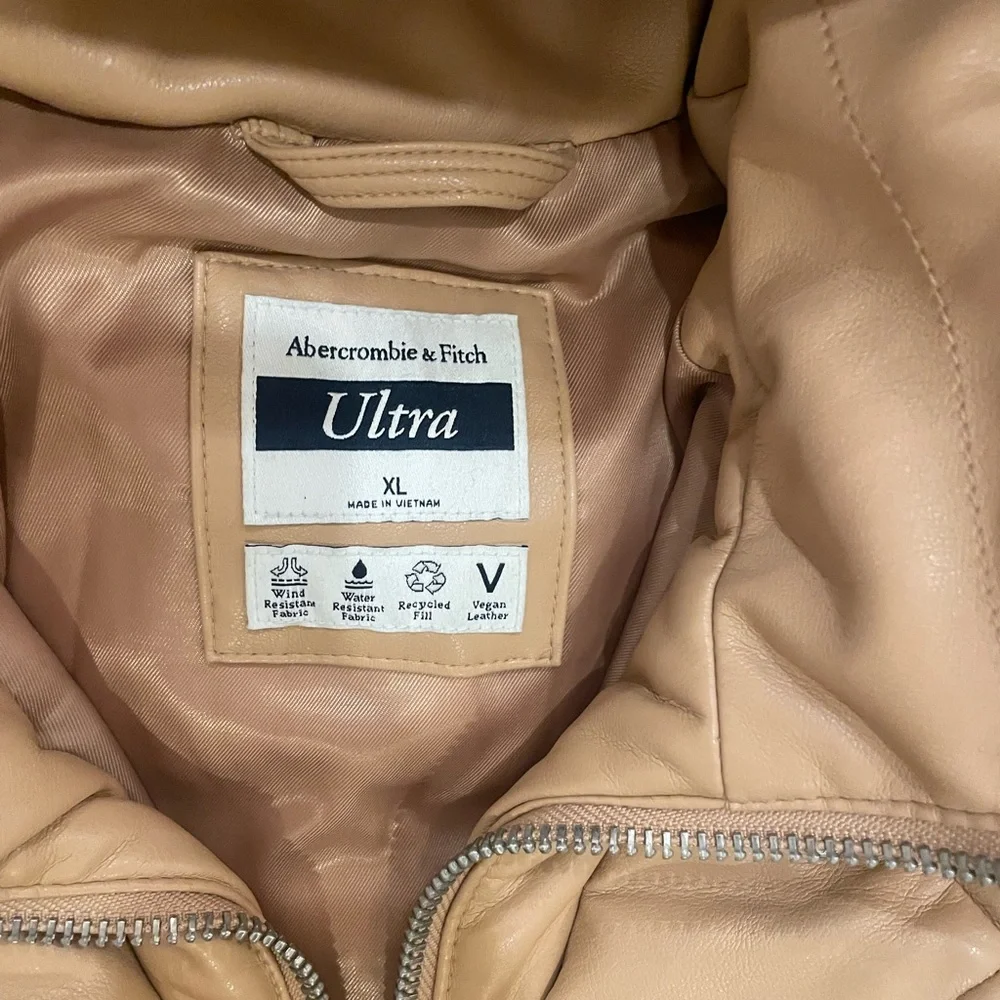 Abercrombie and Fitch Vegan Leather Puffer Jacket - Picture 4 of 5